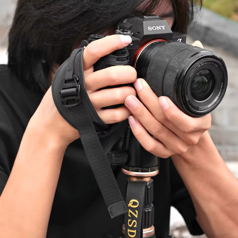 LVSHE Kamera-Handschlaufe aus Kunstleder für DSLR-Kameras, kompatibel mit Nikon, Canon, Fuji und Sony, Farben: Rot, Pink, Schwarz - Bild 3