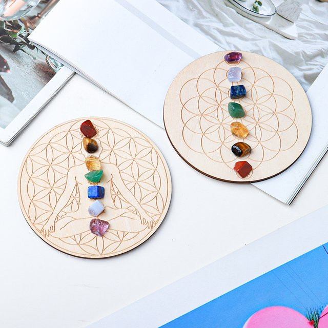 Natürlicher Kristall-Chakra-Sieben-Steine-Anhänger aus Holz in Mehrfarbig für deine DIY-Dekoration im Boho-Stil - Bild 1
