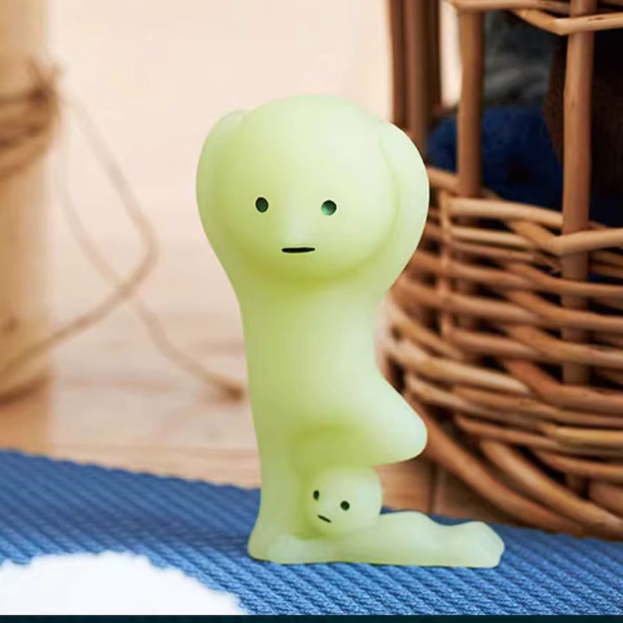 Bandai Nachtleuchtende grüne Puppe Actionfigur als Dekoration und Spielzeug für Kinder und Fans - Bild 4