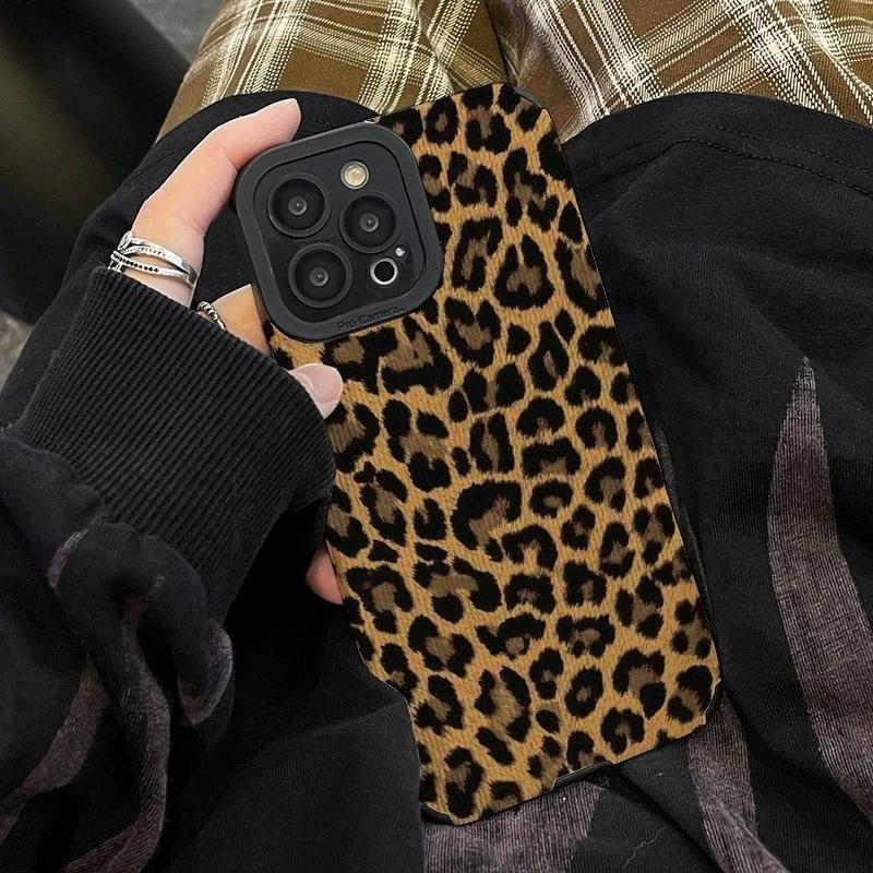 Braune Silikon-Lederhülle im Leoparden-Design für Samsung Galaxy A-Serie und S22 Plus - Bild 4