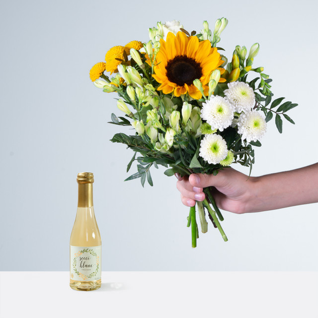 Blume2000 Bouquet Rose Freesia Sunflower yellow white im Glas - Bild 1