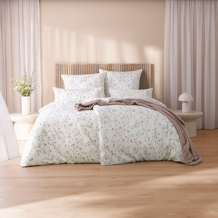 Estella Schweizer Premium Mako-Satin Bettwäsche Christa Weiss Zweige Beeren mit Bettbezug und Kissenbezug, Farbe: Weiss - Bild 1