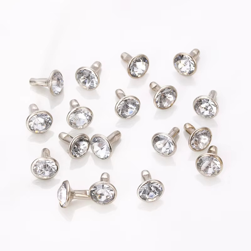 Strass-Nieten Set aus Metall in Gold und Silber für DIY-Bastelarbeiten, Kleidung, Taschen und Leder sowie zur Dekoration von Glasnägeln - Bild 2