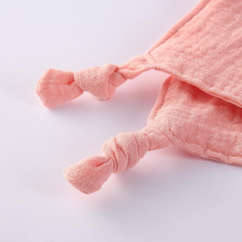 MARKET-2 Baby Musselin Decke aus Bio-Baumwolle mit Katzenmotiv in Ziegelrot - Bild 1