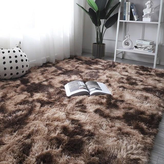 Flauschiger Teppich von Yiran Furniture in Braun im Nordic Stil, weicher Kunstfell-Teppich für Wohnzimmer und Schlafzimmer, B/T: 100 x 160 cm - Bild 1