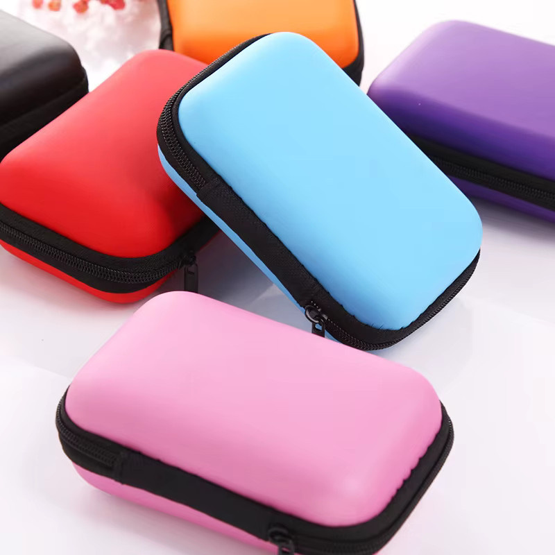 Otmagelu Kopfhörer Schutzhülle aus Leder mit Reißverschluss und USB-Kabel-Aufbewahrung in Lila und Multicolour - Bild 5