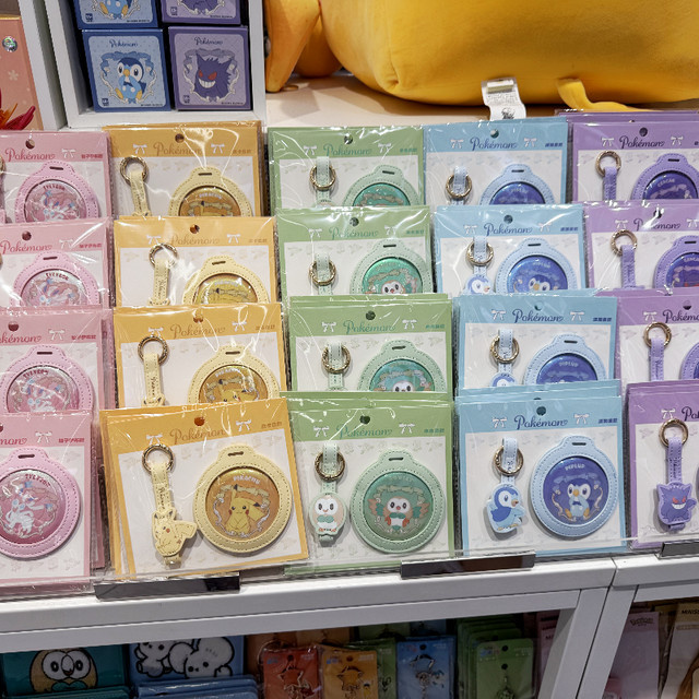 Bandai Pokémon Pikachu Merch Sylveon Runde Flash-Abzeichen-Schutzhülle-Set, transparent, wasserdicht, Zubehör - Bild 1