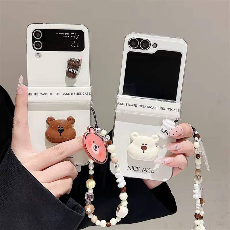 Stoßfeste Handyhülle mit 3D Cartoon Bär und Kette für Samsung Galaxy Z Flip 7 6 5 4 3 und Z Flip7 FE in Braun - Bild 1
