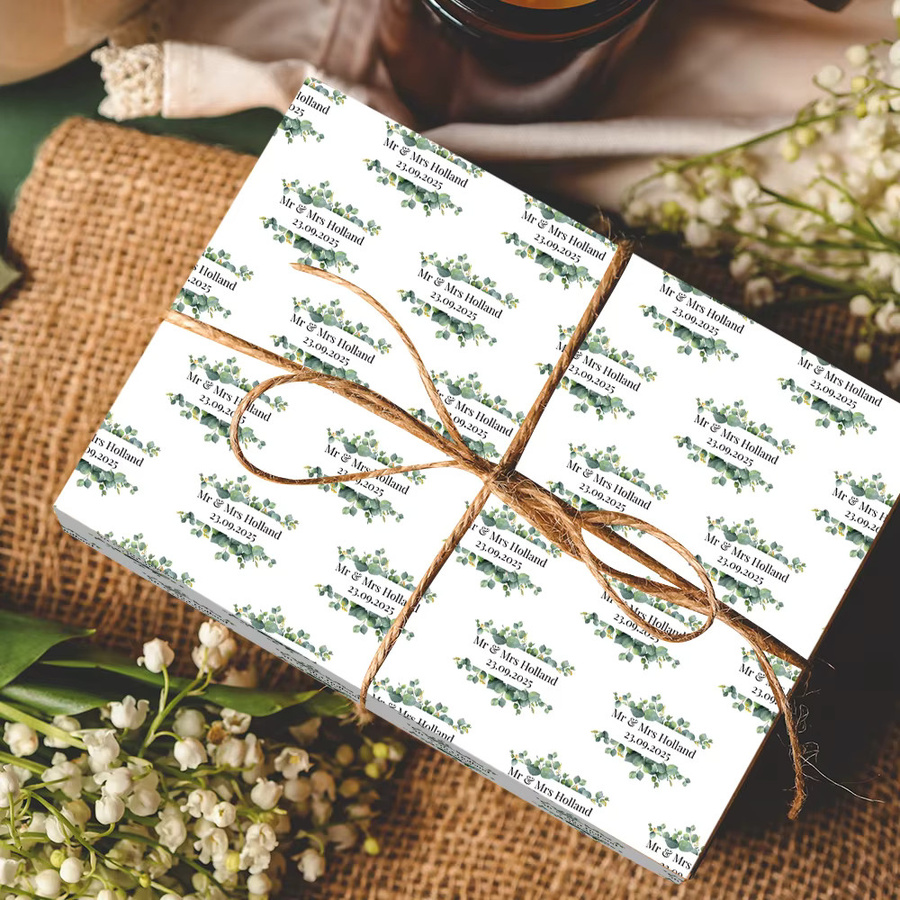Personalisiertes Geschenkpapier mit Kranzmuster in Weiß für Geburtstage und Hochzeitstage von cyuan - Bild 5