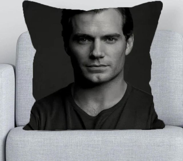 Dekorativer Kissenbezug Henry Cavill von Evich in Schwarz, B/B: 45 x 45 cm - Bild 1