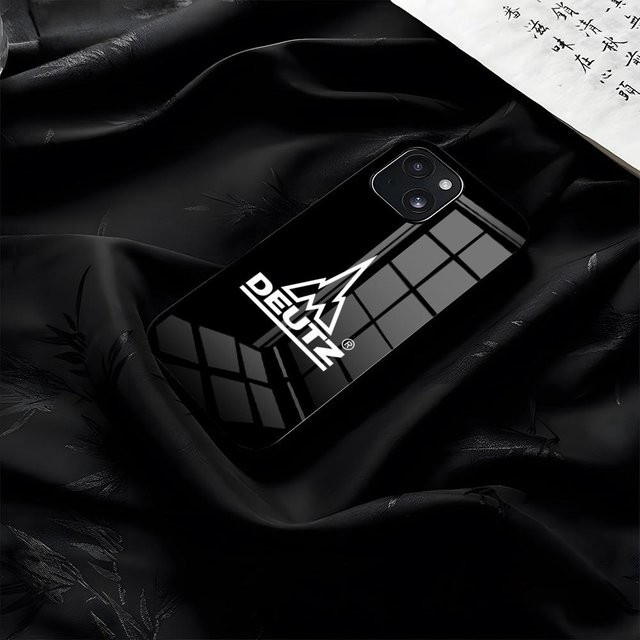 Handyhülle mit Deutz Traktor Motiv für iPhone 17 Pro Max 16 15 14 13 11 Plus inklusive Glasabdeckung in Schwarz - Bild 1