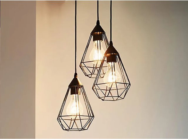Eglo Pendelleuchte Tarbes 3-flammig in Schwarz aus Stahl im Vintage-Design mit E27 Fassung - Bild 1