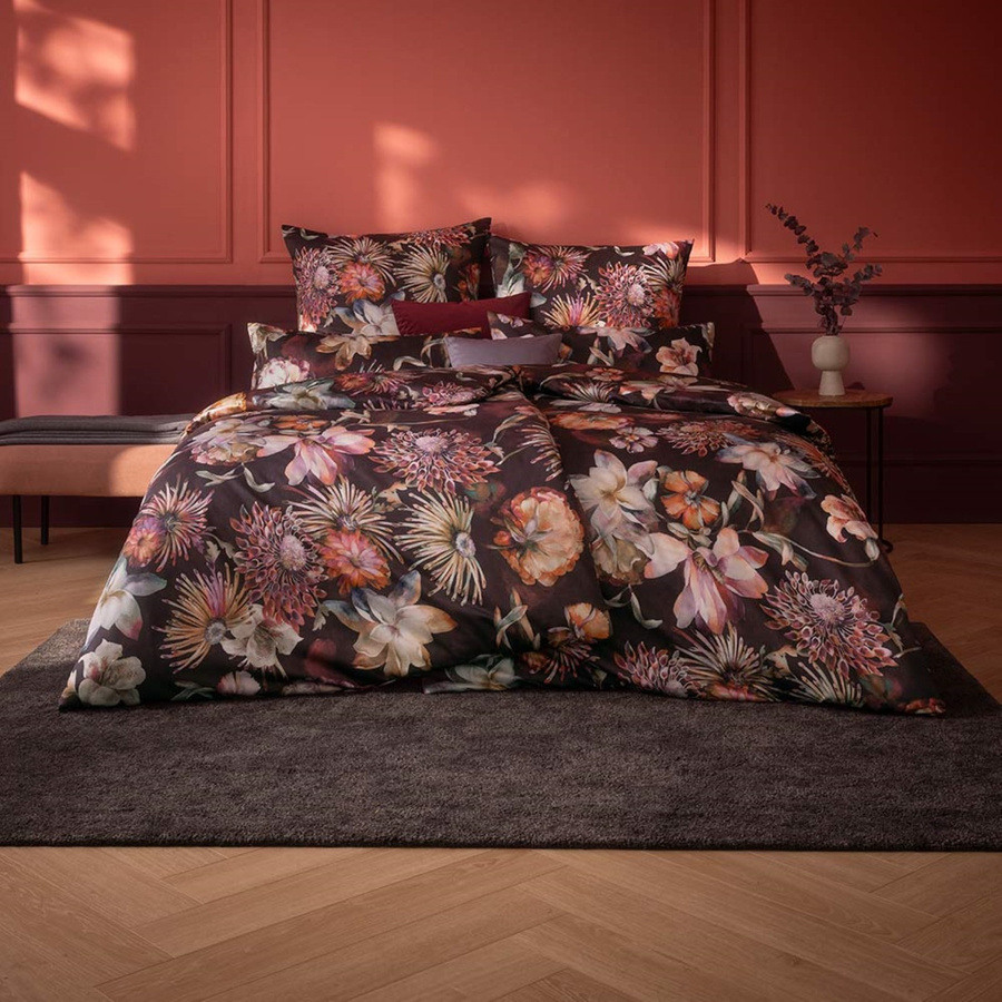 Estella Mako-Satin Bettwäsche Jette vino Blütenmeer in Rot/Mehrfarbig mit Bettbezug und Kissenbezug, B/H: 135 x 200 cm, Kissen: 80 x 80 cm - Bild 1