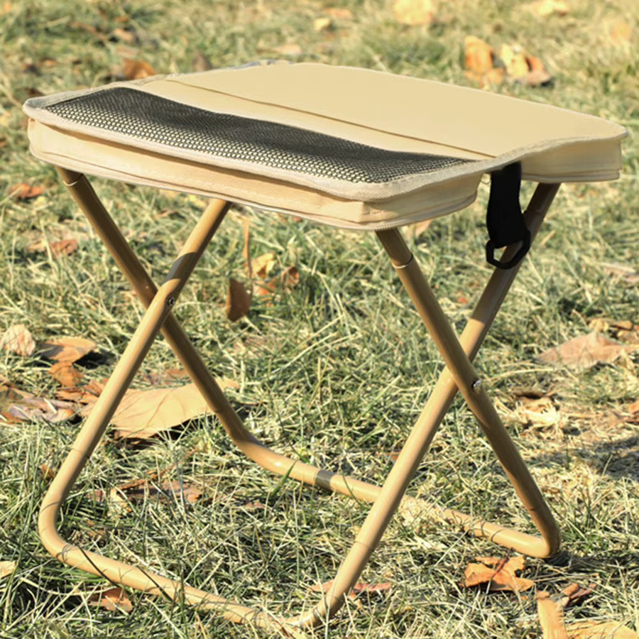 Alem Festive Rucksackhocker, tragbarer Klapphocker mit Tragetasche für Outdoor und Picknick, Metall und Stoff - Bild 2