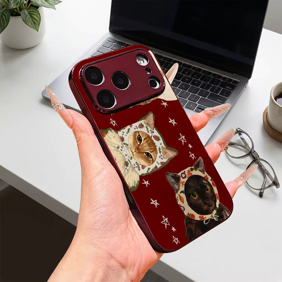 ECOCASE Handyhülle für iPhone 17 16 15 14 13 12 11 Pro Max 16E mit roter galvanisierter Glasschale und Katzen in Mützen Motiv - Bild 2