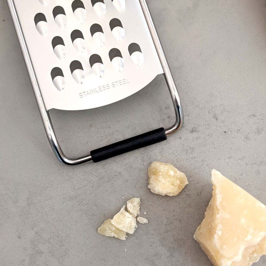Fackelmann Chefkoch Reibe grob Bonn in Grün aus Edelstahl mit rutschfester Basis und spülmaschinenfestem Design - Bild 3