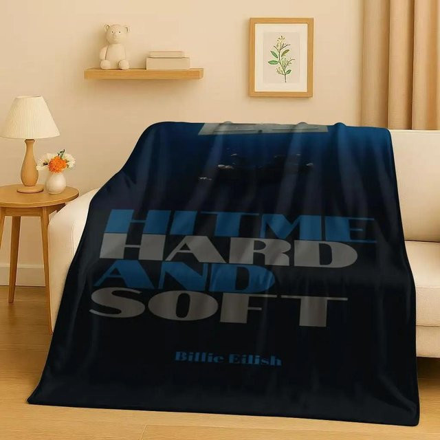 Billie Eilish Hit Me Hard and Soft Flanelldecke, ultraweiche Plüschdecke aus Polyester in Blau, B/B: 150 x 180 cm - Bild 1