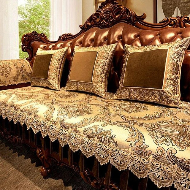 A Family Of Home Textiles Sofabezug aus Jacquardstoff in Gold, rutschfestes quadratisches Sofakissen mit floralem Muster, B/T: 90 x 75 cm - Bild 1