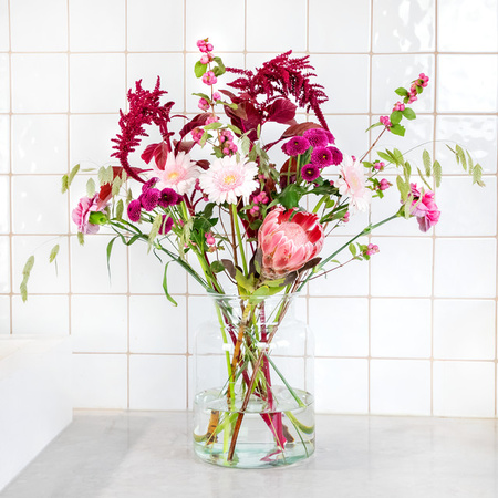 BLUME2000 Blumenbox Luca Arrangement Gerbera Weiß Rosa Lila