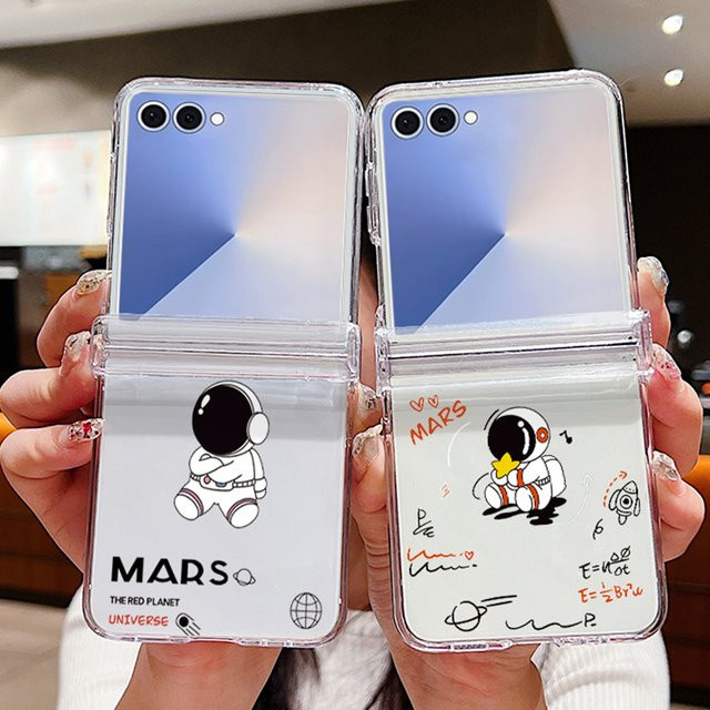 YISHANGOU Klare Handyhülle mit Astronauten Muster für Samsung Galaxy Z Flip 7, Z Flip 6, Z Flip 5, Z Flip 4 und Z Flip 3 aus hartem PC - Bild 1
