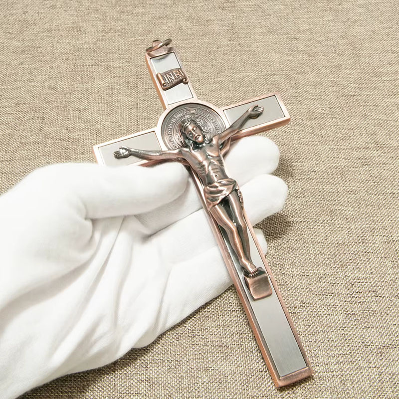 HTISOK Katholisches Kreuz aus Zinklegierung in Silber mit St. Benedikt-Medaille und INRI als religiöse Wanddekoration - Bild 2