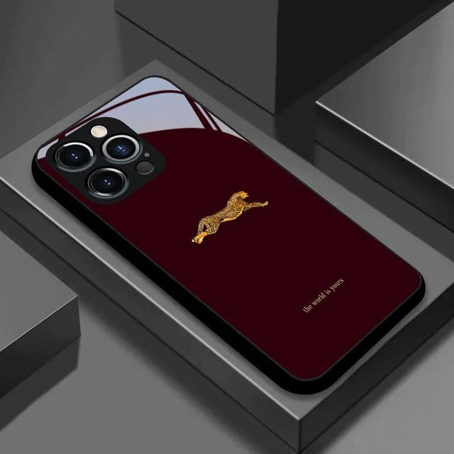 MY-CASE Handyhülle aus gehärtetem Glas mit Weinrotem Leomuster für iPhone 11 bis iPhone 17 Pro Max - Bild 1