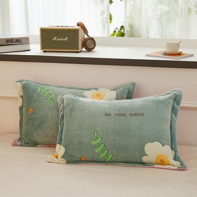 2er-Set Mikrofaser-Kissenbezüge von Yiran Furniture in Grün mit floralem Design, B/H: 74 x 48 cm - Bild 1