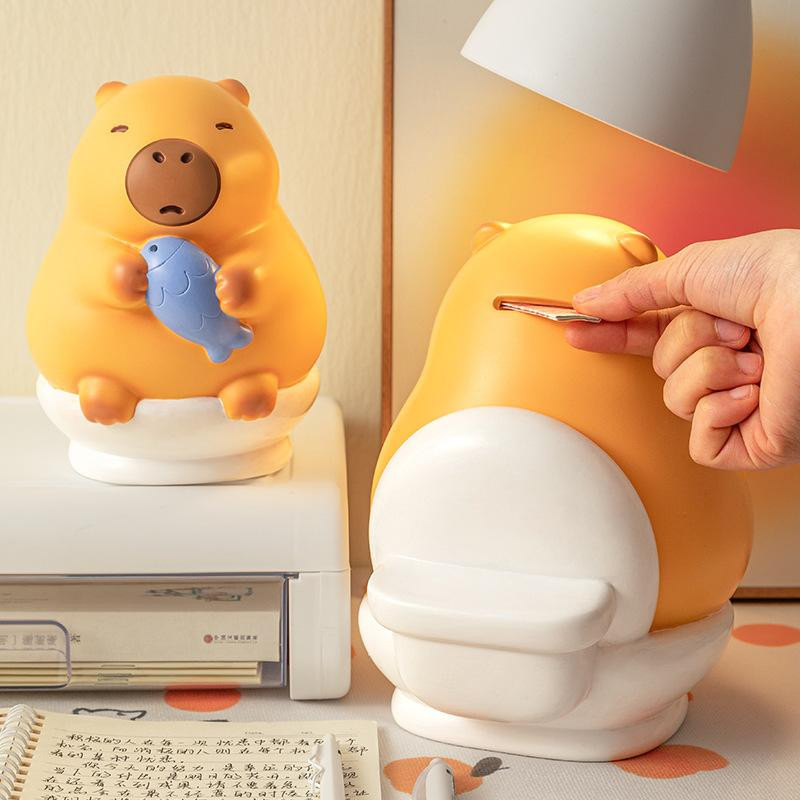 Capybara Kapibala Kleber Sparschwein Kinderspielzeug Zeichentrickstil - Bild 2