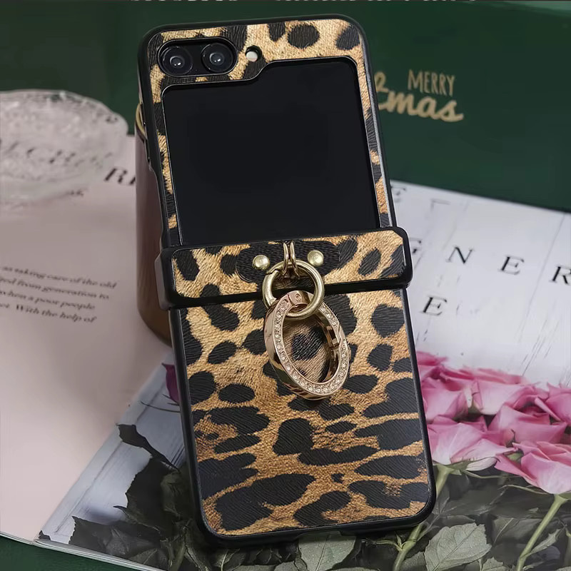 Luxuriöse Samsung Galaxy Z Flip Handyhülle aus PU-Leder mit Leopardenmuster in Pink Multicolour und diamantbeschichtetem Ringverschluss - Bild 1