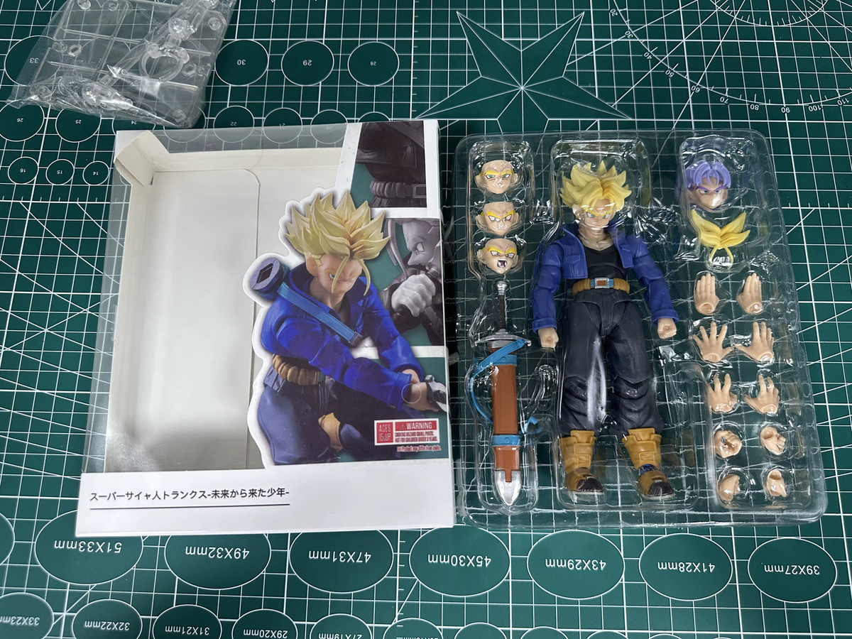 Bandai Dragon Ball Saiyan Trunks Son Goku Statue, Modell Ornament - Bild 2