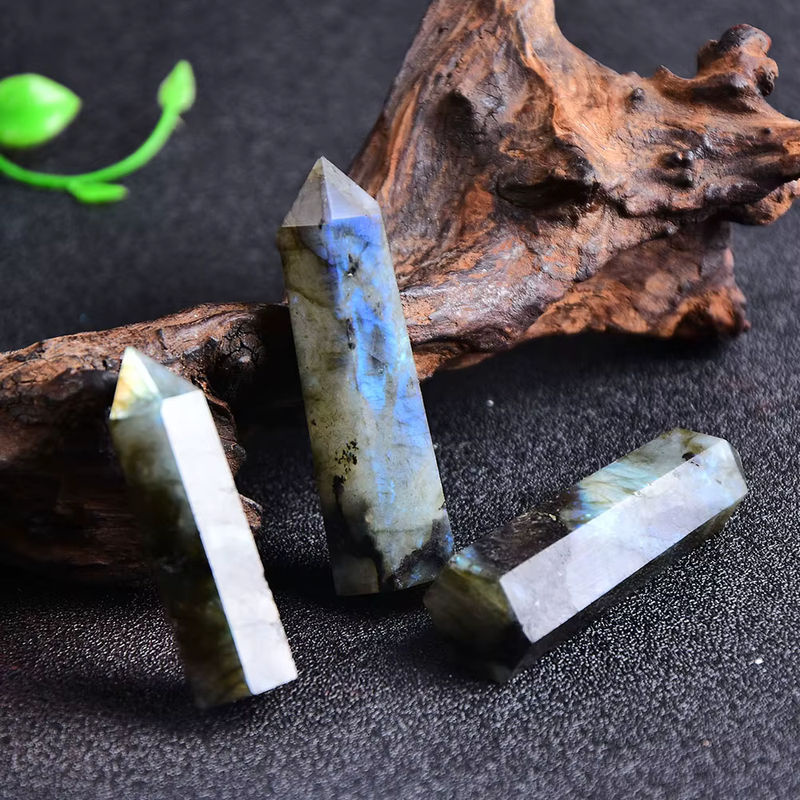 RYCRYSTAL Labradorit Quarz Obelisk in Blau, sechseckiges Prisma als Heilstein für DIY-Projekte und Dekoration, Höhe: 5-8 cm - Bild 4