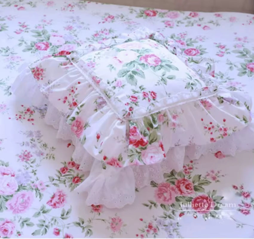 Julliette Dream Kissenbezug mit Rosen-Print und floraler Spitze, B/H: 50 x 70 cm - Bild 5