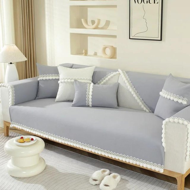 Modernes Sofakissen mit Pelzkugel und Quaste in Blau, quadratisch, B/T/H: 70 x 70 x 70 cm - Bild 1