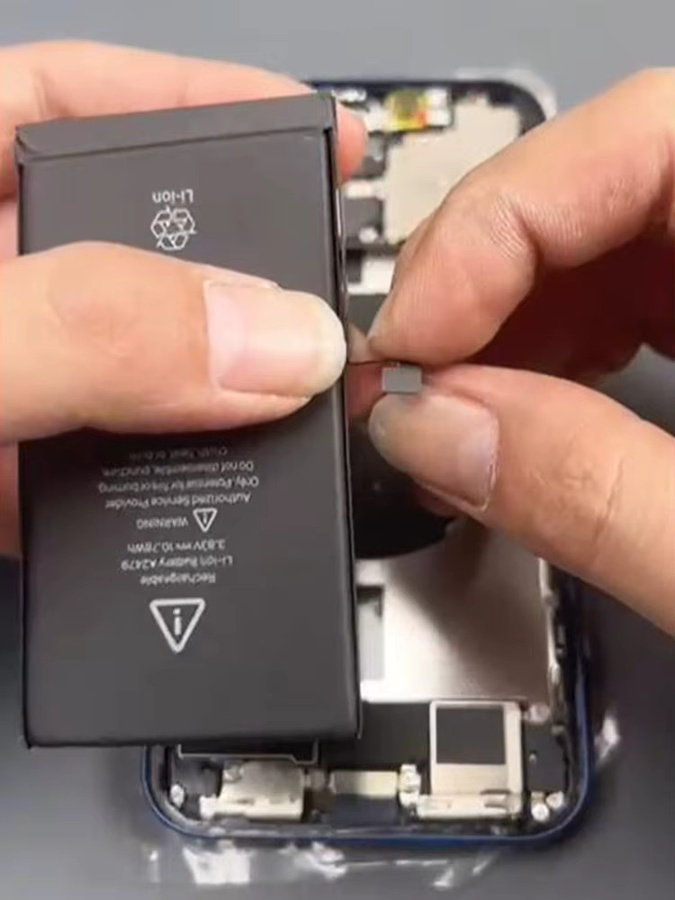 Vormir Diagnosebatterie für iPhone 12 bis 15 Max, wiederaufladbarer Li-Ion Akku in Schwarz, 100 % Kapazität ohne Fehlermeldung oder Pop-up - Bild 5