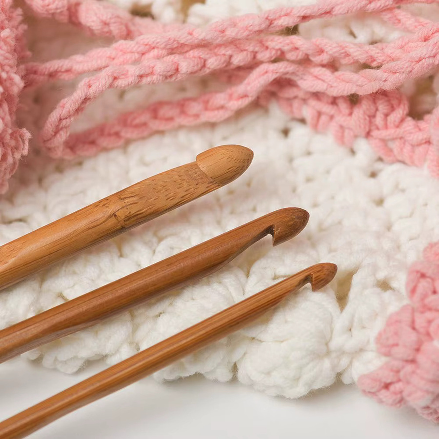 NOTIONSLAND 12-teiliges Häkelnadel-Set mit Bambusgriff in Braun, Stricknadeln aus Holz für DIY-Garnprojekte, 3–10 mm - Bild 4