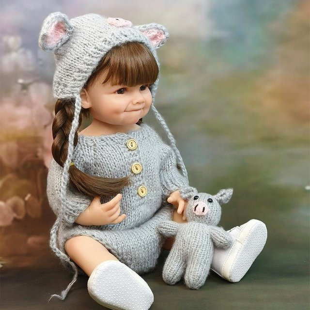 NPK Dolls Lachende Reborn-Puppe, Vollsilikon, 55cm, Grau, mit Grauer Strickkleidung und Mütze - Bild 1