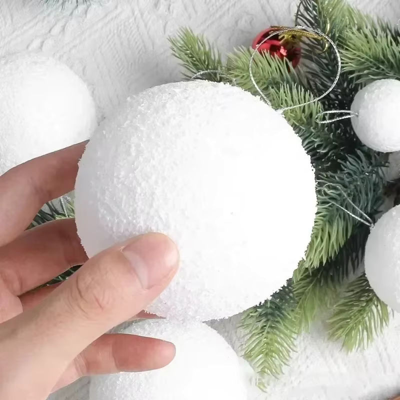 54 oder 6 Stück weiße Schaumstoff-Weihnachtskugeln als runde Hängeornamente für Weihnachtsbaum, Hochzeit, Neujahr und Home Decor - Bild 3