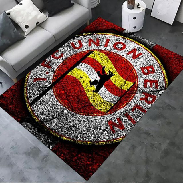 On My Love Home Union Berlin Teppich, rot, rutschfest und waschbar, B/T: 100 x 120 cm - Bild 1