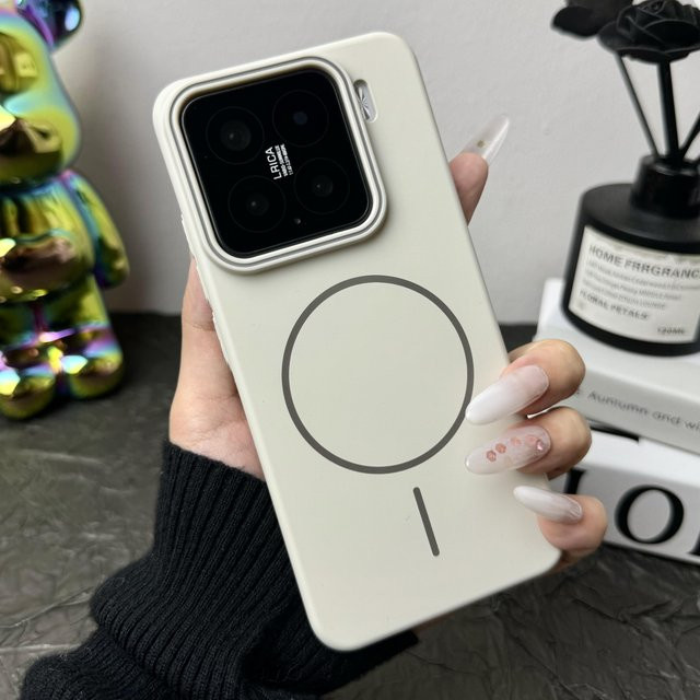 Matte magnetische Schutzhülle für Xiaomi 15 14 13 Pro Ultra und Poco F7 F6 kompatibel mit MagSafe in Weiß - Bild 1