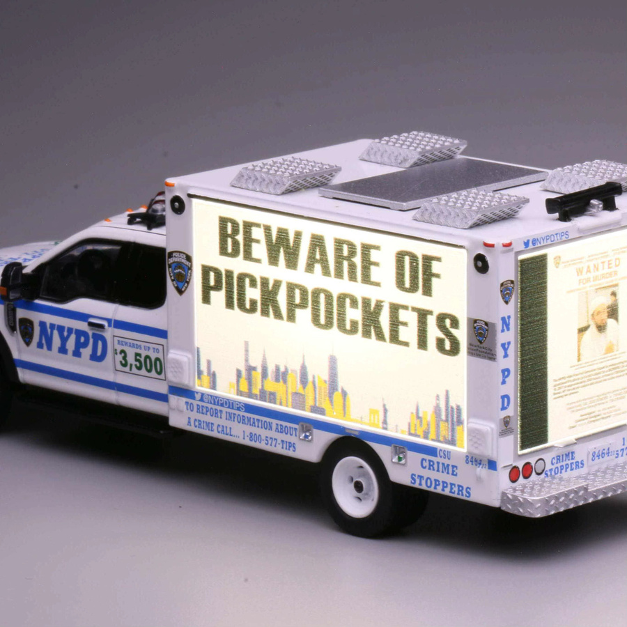 Bburago Nypd F550 Werbe-Polizeifahrzeug, 1:64 Maßstab, Druckguss-Legierungsautomodell - Bild 2
