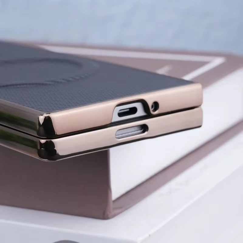 Magnetische Schutzhülle mit Karbonfaser-Muster für Samsung Galaxy Z Fold 7, 6, 5, 4, 3 5G in Gold, stoßfeste Hülle mit kabelloser Ladefunktion - Bild 2