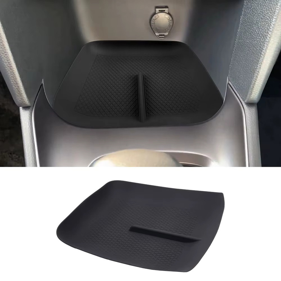Silikonmatte für Toyota Yaris Cross als flexible Konsolenauflage für kabelloses Laden, rutschfest und geräuschdämpfend, Farbe: Schwarz - Bild 3