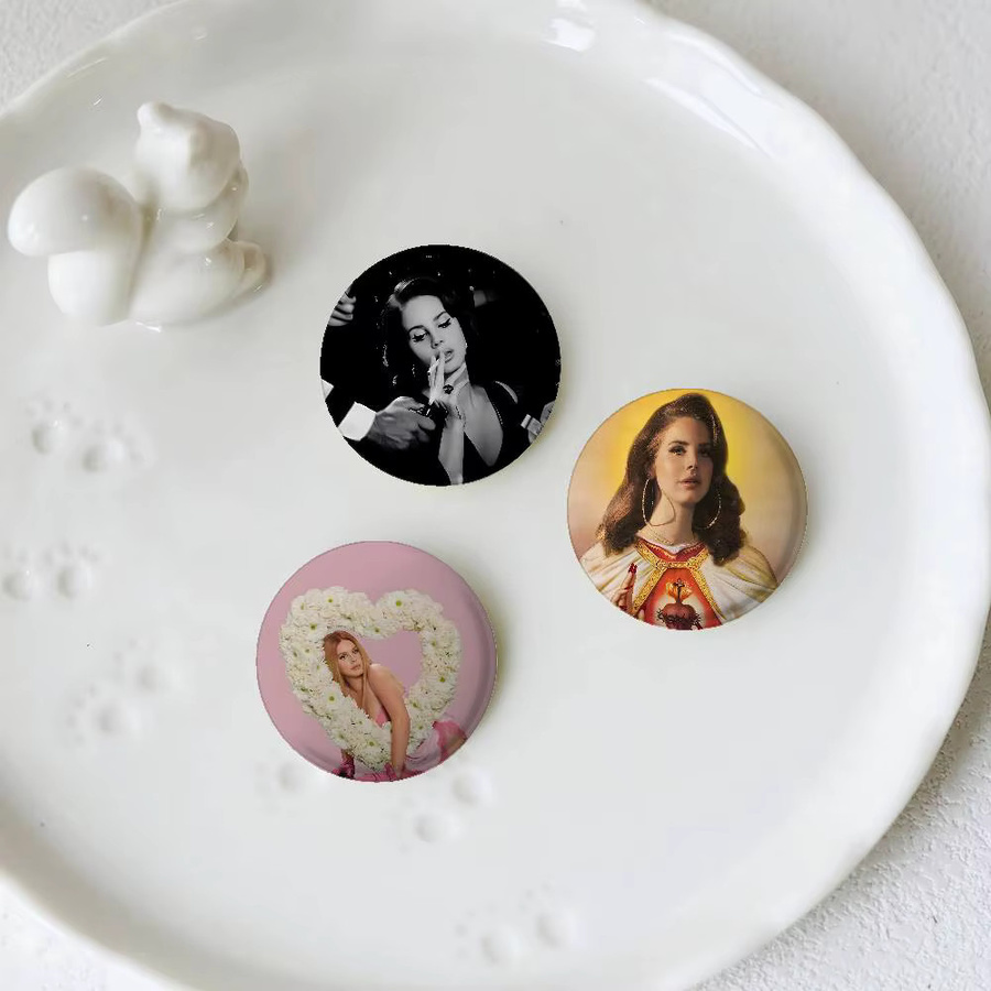 Brosche L-Lana D-Del Rey Sänger Abzeichen, Runde Cartoon Idol Pins - Bild 2