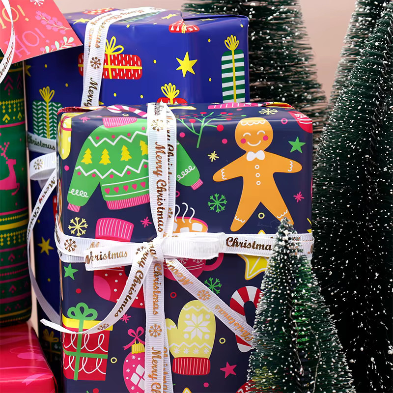 Buntes Weihnachts-Geschenkpapier mit Lebkuchenmann-Motiv aus Kraftpapier als Jumbo-Rolle - Bild 6