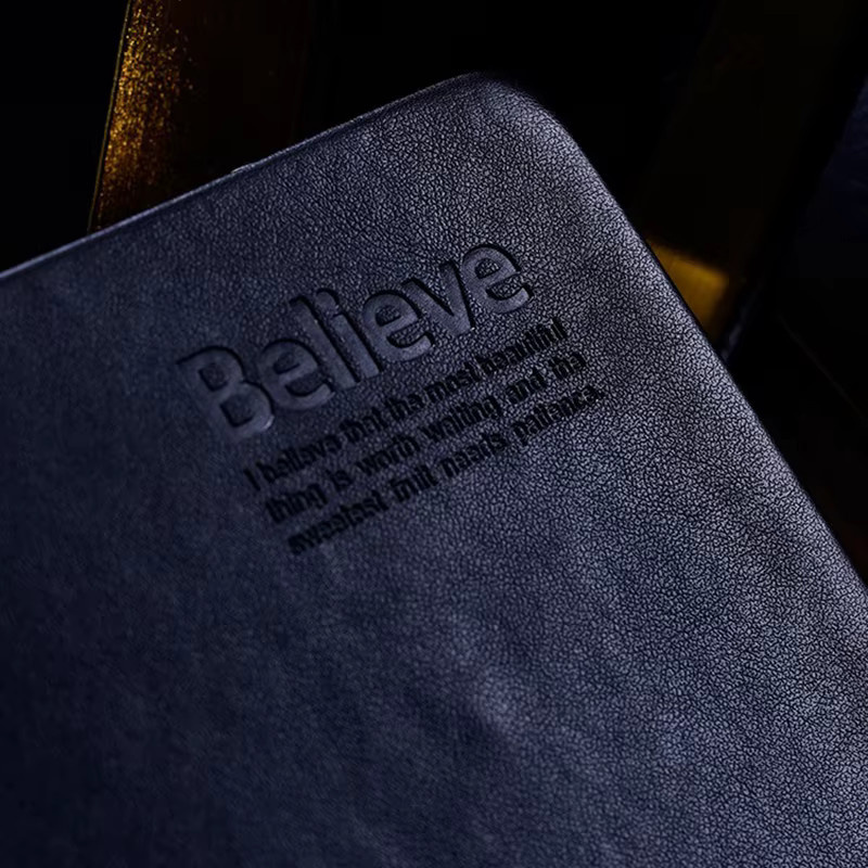 Retro Notizbuch A6 mit Goldrand und Hardcover in Schwarz und Gold aus Kunstleder - Bild 6