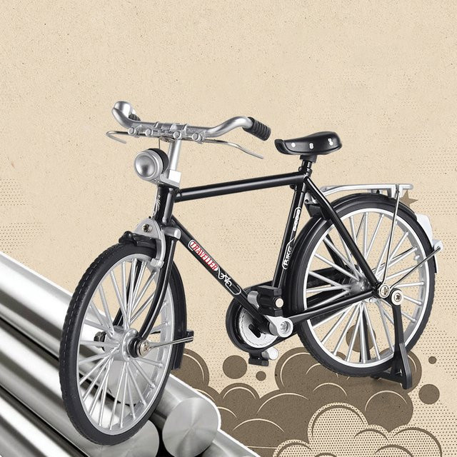Zwei acht Bars Retro Fahrrad Ornament aus Metall als nostalgische Desktop-Dekoration in Grün und Schwarz - Bild 1
