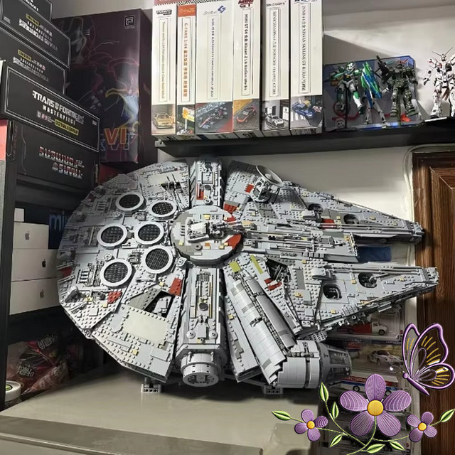 Hot Toys Star Wars Das große Schiff Falcon, 7541 Teile, ab 14 Jahre - Bild 1