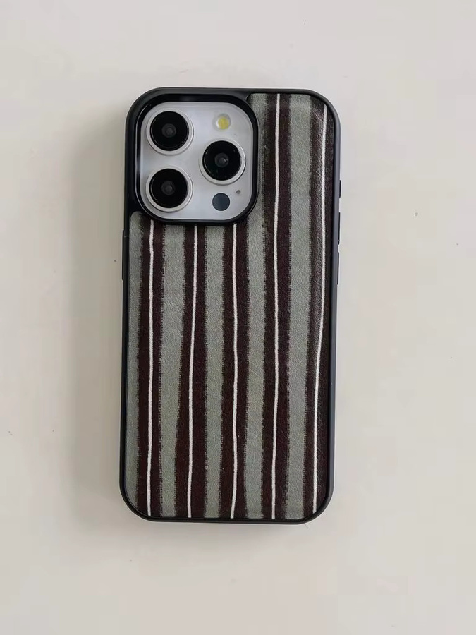 Stoßfeste iPhone Schutzhülle mit Retro-Streifen-Design in Grün, Braun und Weiß aus Ledertextur für iPhone 16, 15, 14, 13 und 12 Pro Max - Bild 7