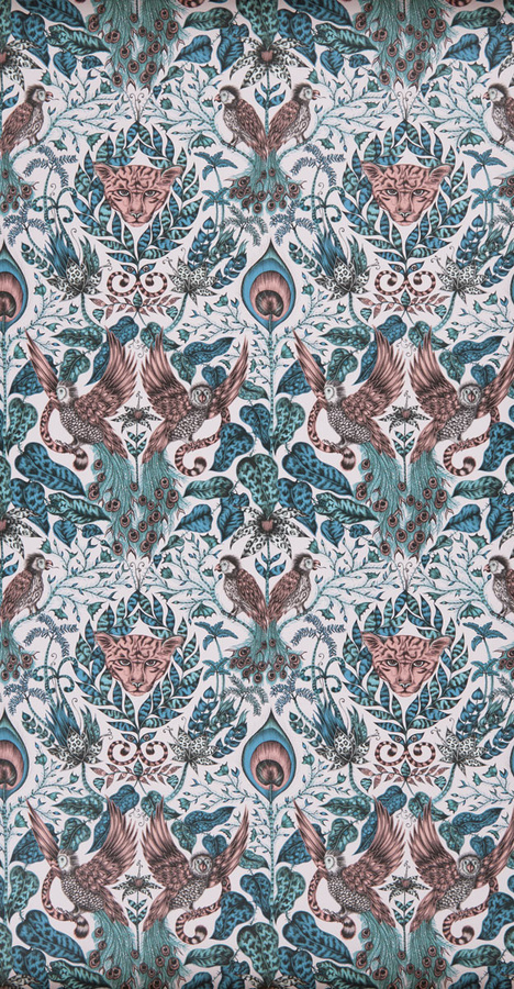 Clarke & Clarke Tapete Amazon Pink mit floralem Art Nouveau Design und botanischen Tiermotiven aus Vlies - Bild 1