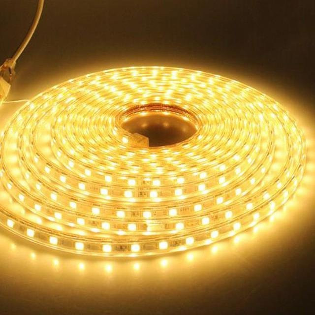 Yongkomo LED Streifen Licht 5050 Warmweiß 9m Wasserdicht IP65 für Indoor und Outdoor - Bild 1